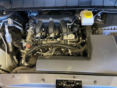 Certified 2024 Nissan Pathfinder SV w/ Black Appearance Package image 23