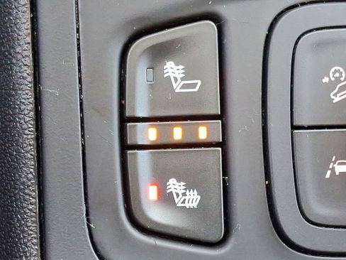 Used 2023 GMC Terrain SLE w/ Driver Convenience Package image 24