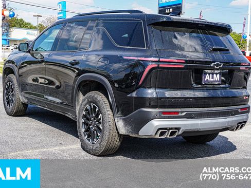 Used 2024 Chevrolet Traverse Z71 w/ Enhanced Driving Package image 8