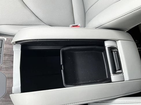 Used 2026 Toyota Highlander Limited AWD/4WD image 29