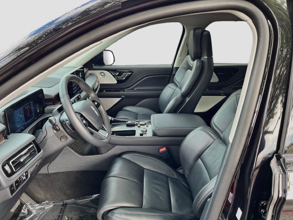 Used 2026 Lincoln Aviator Reserve AWD/4WD image 22