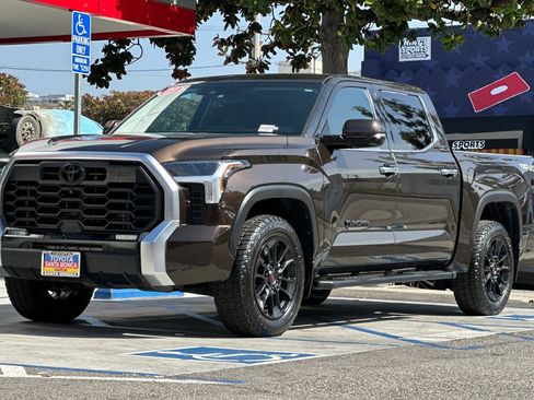 Used 2023 Toyota Tundra Limited w/ TRD Off-Road Package AWD/4WD image 8
