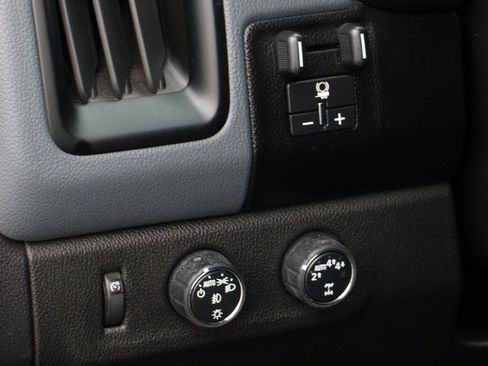 Used 2018 Chevrolet Colorado Z71 image 19