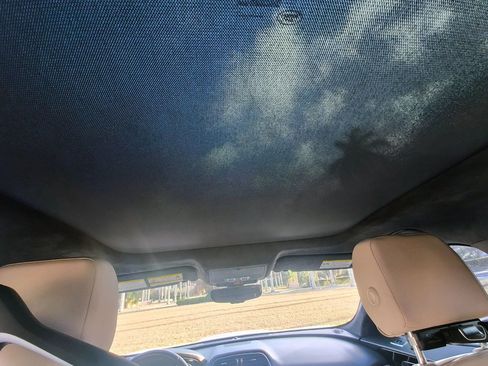 Used 2019 Jaguar F-PACE Premium image 26