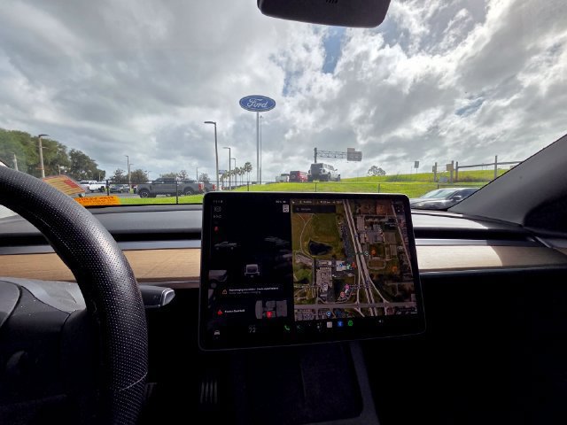 Used 2023 Tesla Model Y Performance AWD/4WD image 13