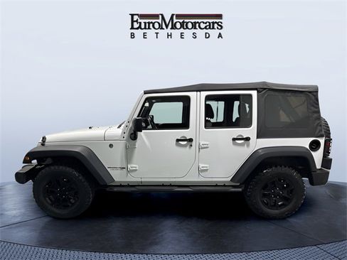 Used 2018 Jeep Wrangler Unlimited Sport image 2