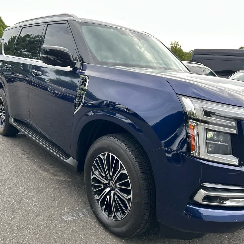 Used 2025 Nissan Armada Platinum AWD/4WD image 2