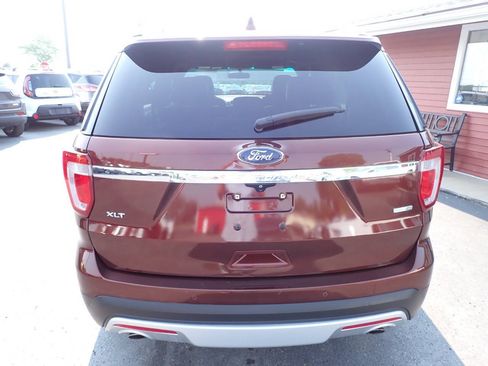 Used 2016 Ford Explorer XLT w/ Equipment Group 202A AWD/4WD image 5