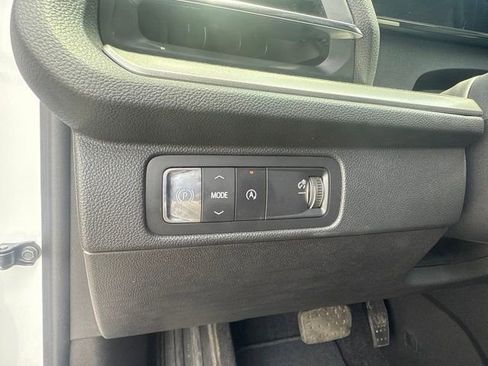 Used 2026 Chevrolet Traverse LT w/ Sun and Wheel Package FWD image 27