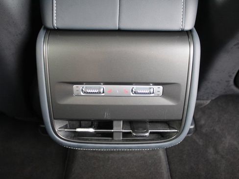 Used 2024 Lincoln Nautilus Reserve w/ Equipment Group 203A AWD/4WD image 16