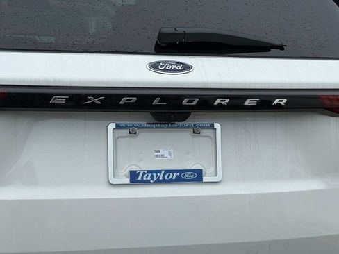 New 2026 Ford Explorer Active w/ Active Comfort Package AWD/4WD image 7