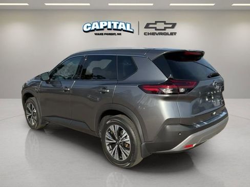 Used 2021 Nissan Rogue SV w/ Premium Package image 3