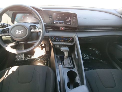 Certified 2025 Hyundai Elantra Sport FWD image 13