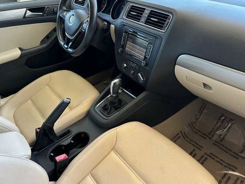 Used 2015 Volkswagen Jetta SE FWD image 14