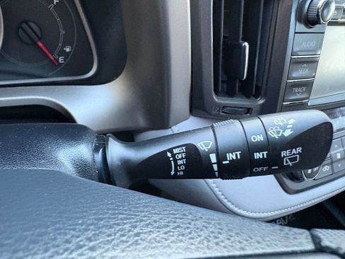 Used 2013 Toyota RAV4 XLE AWD/4WD image 37