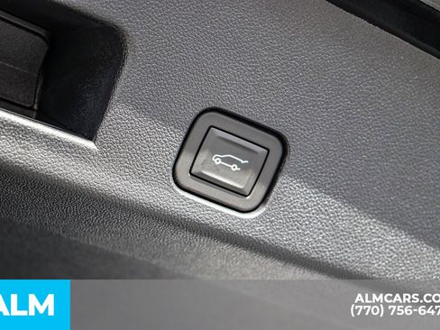 Used 2025 Chevrolet Traverse LT w/ Enhanced Driving Package image 52