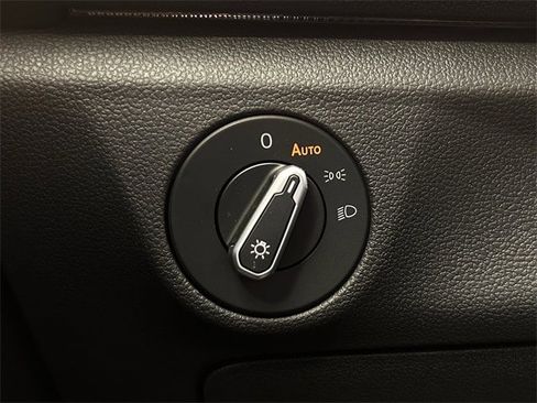 Used 2022 Volkswagen Jetta GLI Autobahn image 26