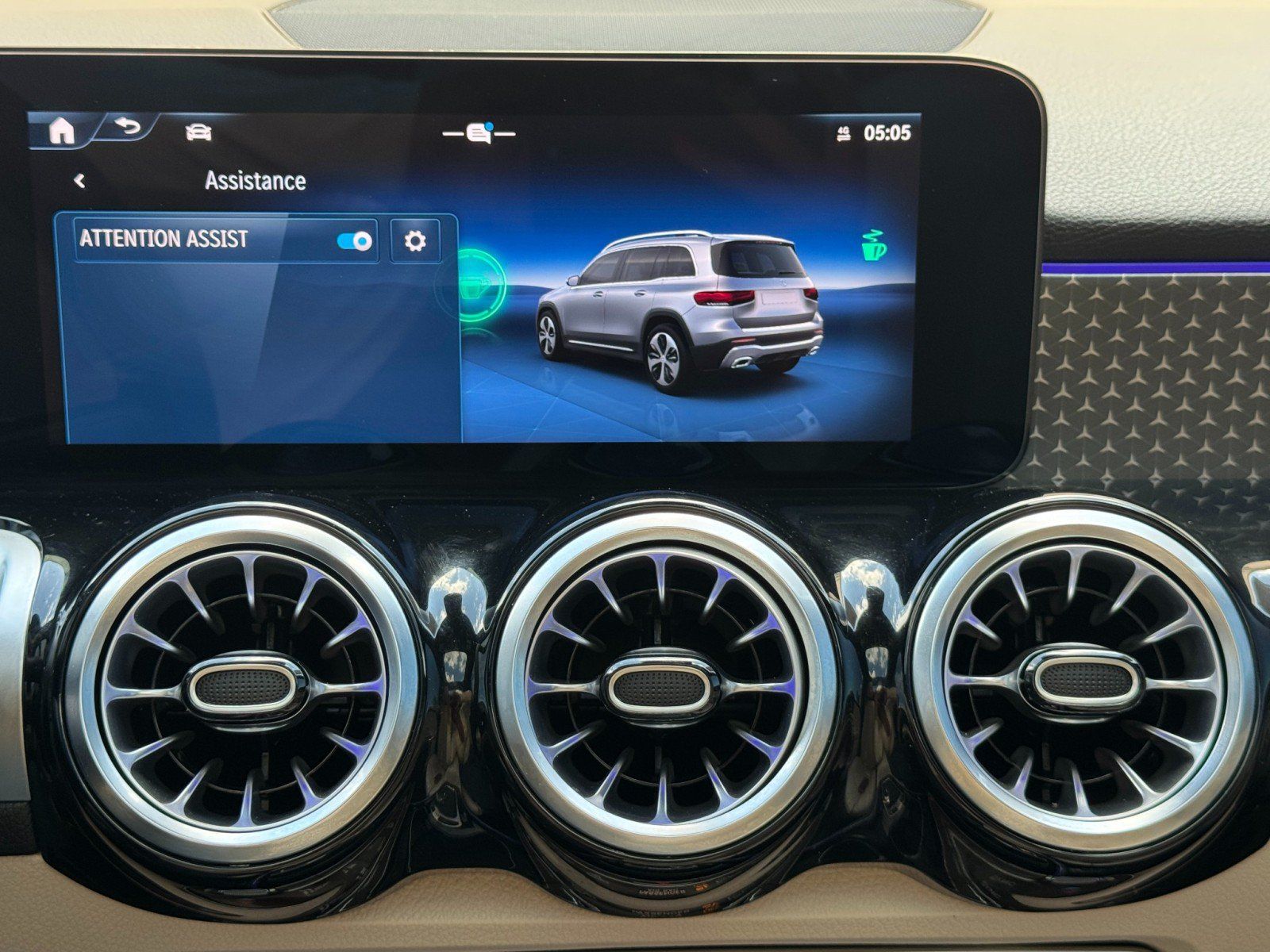 Used 2024 Mercedes-Benz GLB 250 w/ Exclusive Package image 30