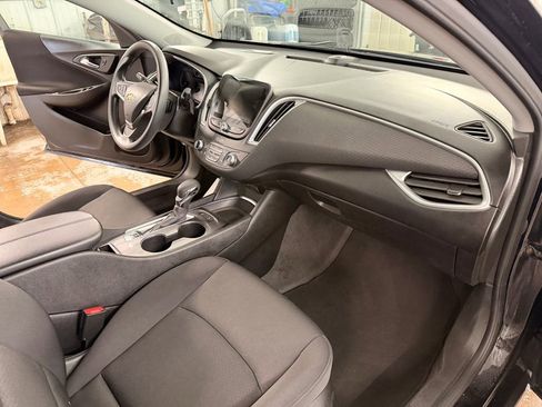 Used 2024 Chevrolet Malibu LT image 30