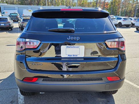New 2026 Jeep Compass Latitude image 10