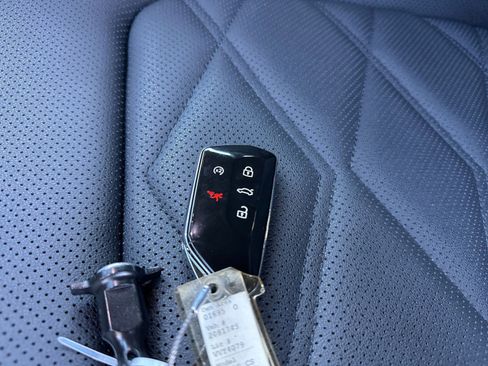 Used 2025 Volkswagen Atlas Cross Sport SE image 27