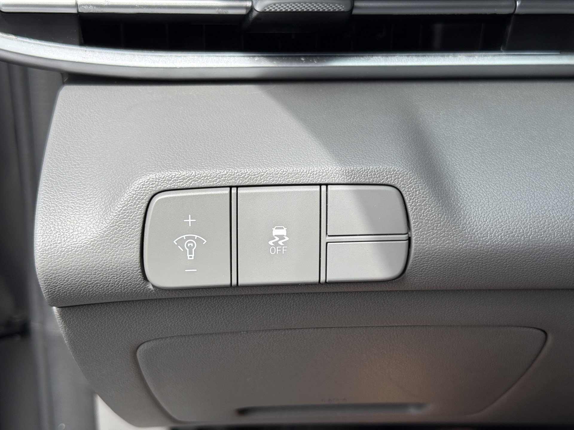 Used 2025 Hyundai Elantra SEL FWD image 35