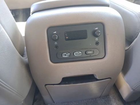 Used 2003 Chevrolet Tahoe LS image 12