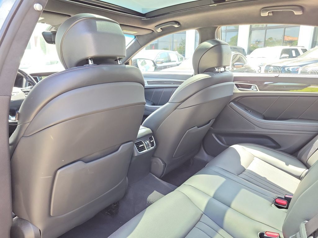 Used 2018 Genesis G80 3.3T Sport AWD/4WD image 10