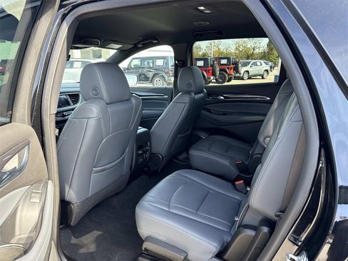 Used 2024 Buick Enclave Premium image 25