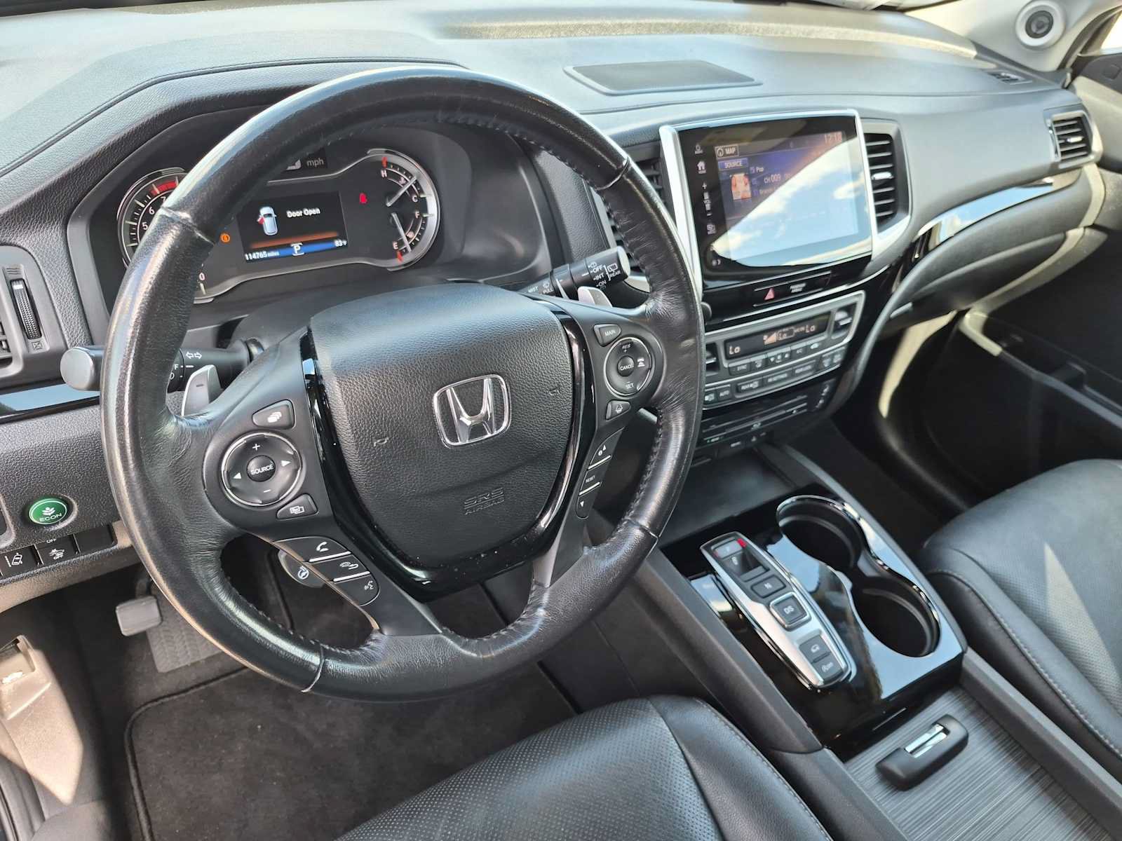Used 2017 Honda Pilot Elite image 2