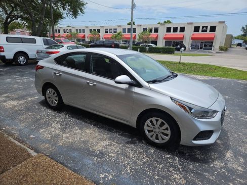 Used 2018 Hyundai Accent SE FWD image 4