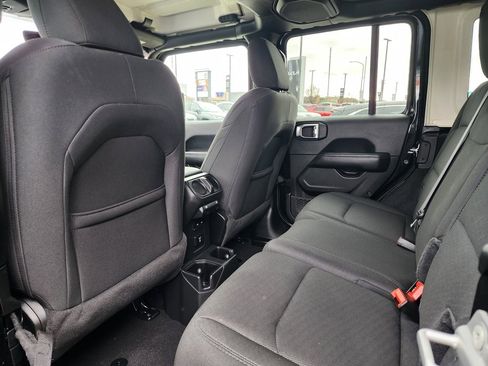 Used 2022 Jeep Wrangler Unlimited Sahara w/ LED Lighting Group image 12