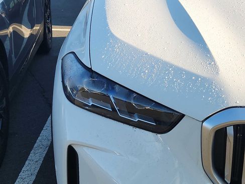 Certified 2024 BMW X5 xDrive40i w/ Premium Package image 3