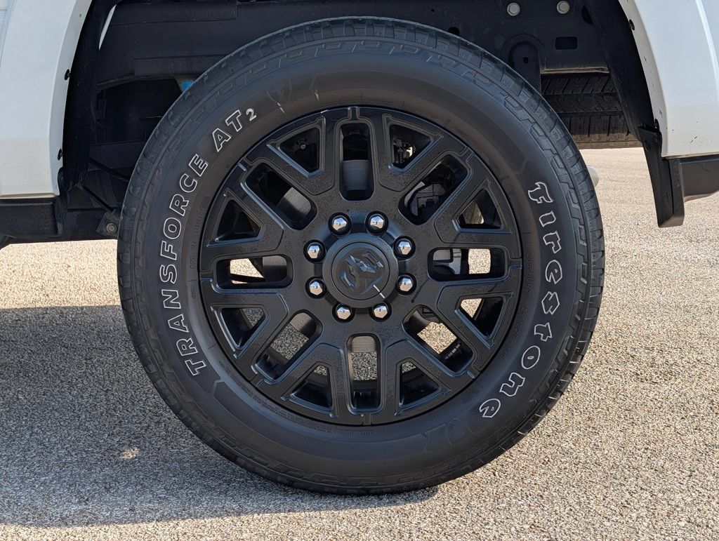 Used 2025 RAM 2500 Limited AWD/4WD image 27