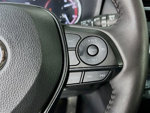 Used 2025 Toyota RAV4 XLE Premium image 17