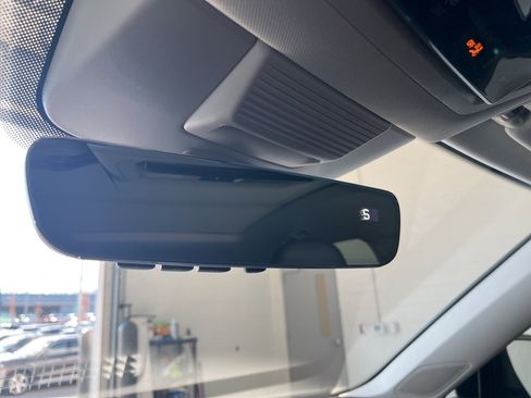 New 2026 Volkswagen Tiguan SE image 32