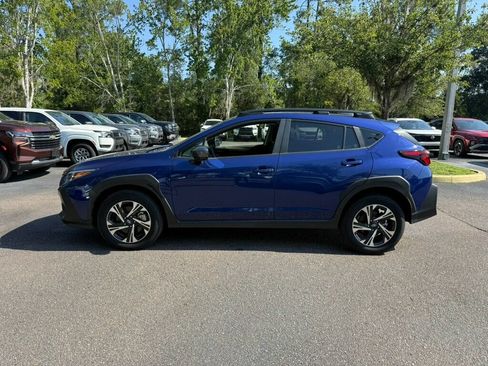 Used 2025 Subaru Crosstrek 2.5i Premium AWD/4WD image 2