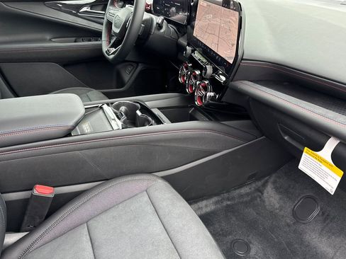 New 2026 Chevrolet Blazer EV RS image 15