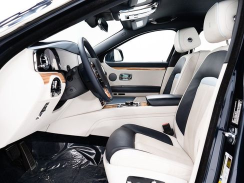 Certified 2022 Rolls-Royce Ghost image 15