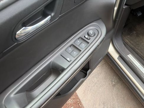Used 2014 GMC Acadia SLT FWD image 25