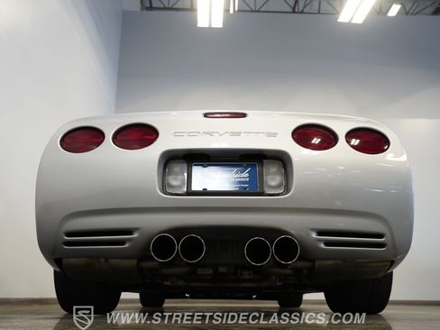 Used 1998 Chevrolet Corvette Convertible w/ Performance Handling Pkg RWD image 34