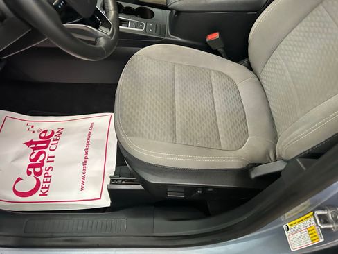 Used 2022 Ford Escape SE w/ SE Sport Appearance Package image 20