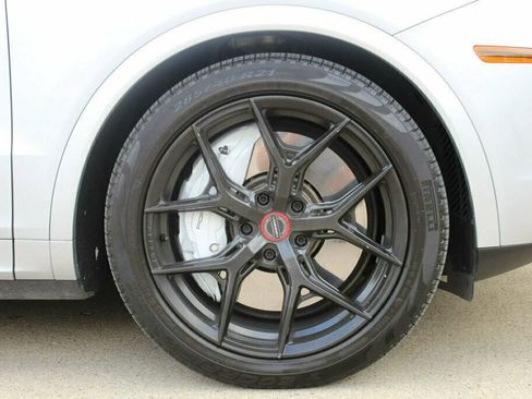 Used 2019 Porsche Cayenne Turbo AWD/4WD image 38
