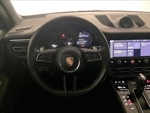 Used 2024 Porsche Macan image 16
