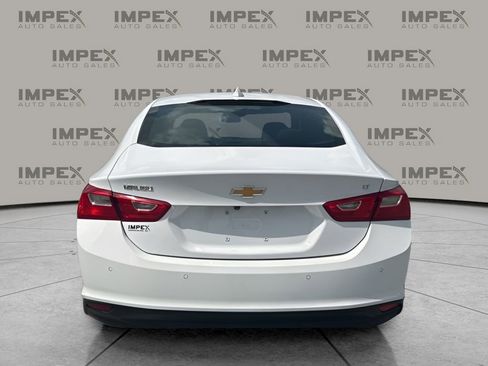Used 2025 Chevrolet Malibu LT FWD image 4
