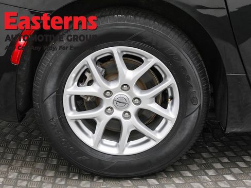 Used 2023 Chrysler Pacifica Touring-L FWD image 30