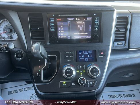 Used 2015 Toyota Sienna SE w/ SE Preferred Package image 34