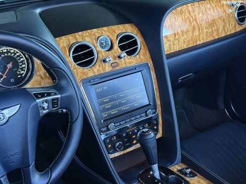 Used 2017 Bentley Continental GT image 40
