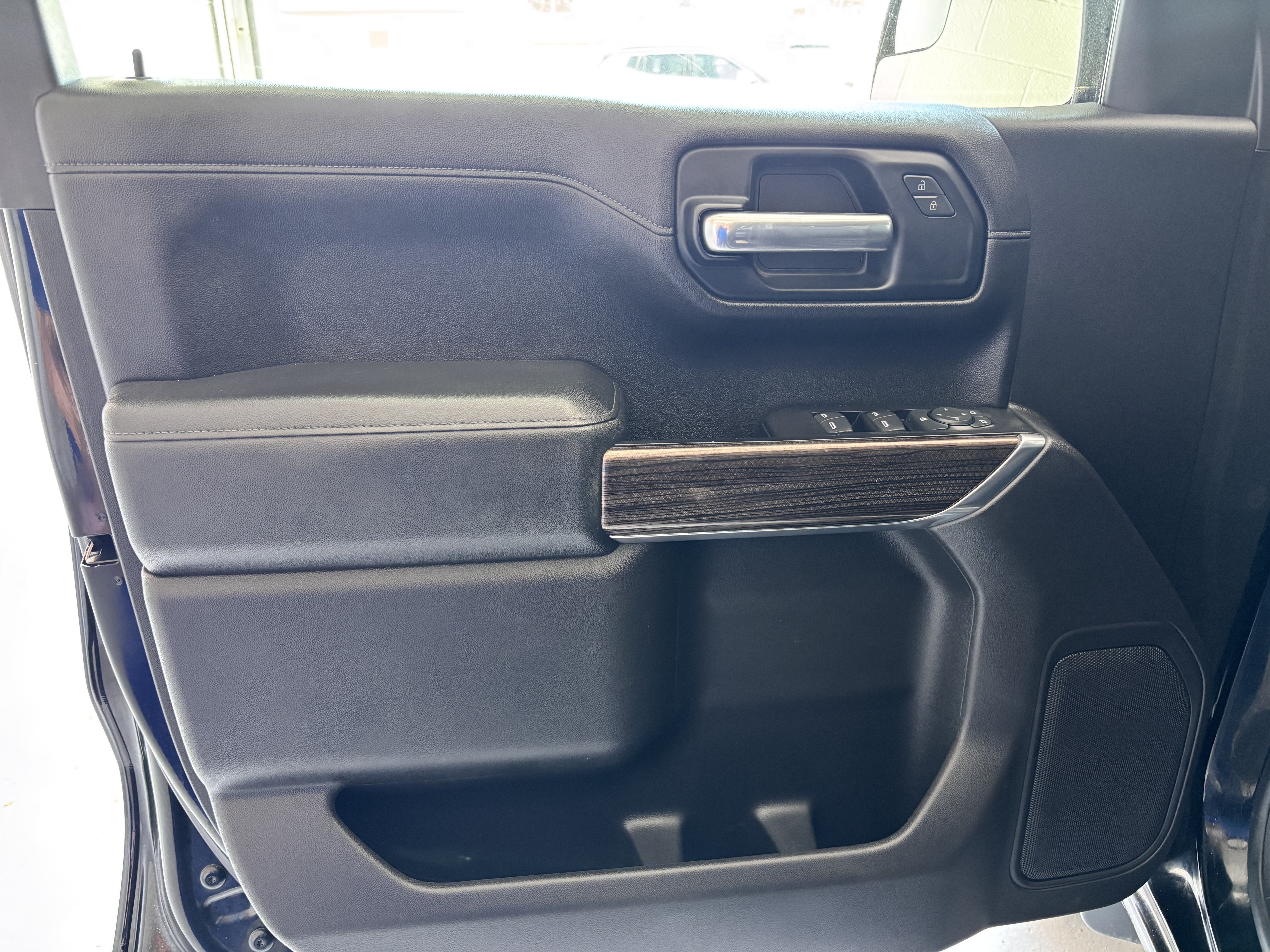 Used 2019 Chevrolet Silverado 1500 LT w/ Texas Edition AWD/4WD image 11