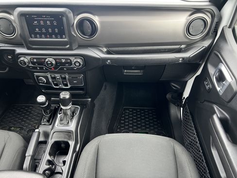 Used 2021 Jeep Gladiator Sport image 30